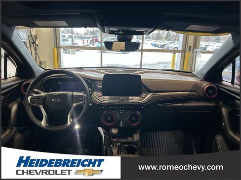 Certified 2025 Chevrolet Blazer RS w/ Driver Confidence II Package image 18