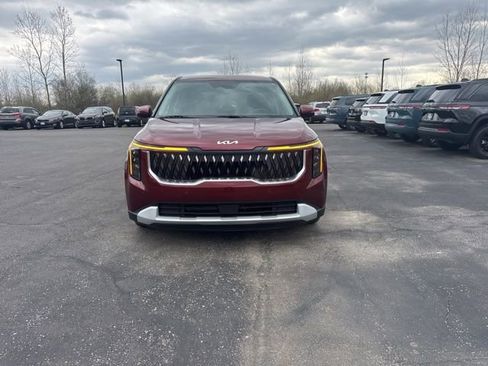 Certified 2025 Kia Carnival LXS image 2