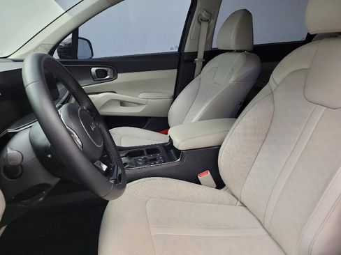 Used 2024 Kia Sorento S w/ Panoramic Sunroof Package FWD image 17