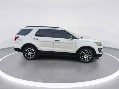 Used 2016 Ford Explorer Sport w/ Equipment Group 401A AWD/4WD image 9