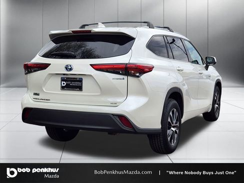 Used 2020 Toyota Highlander XLE image 25