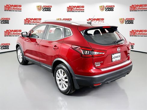 Certified 2022 Nissan Rogue Sport SV image 2