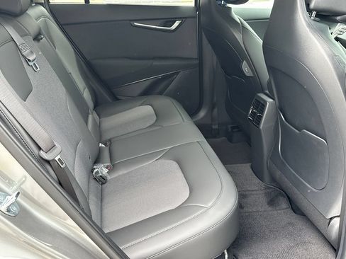New 2026 Kia Niro EX FWD image 13