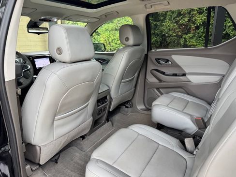 Used 2020 Chevrolet Traverse Premier FWD image 26