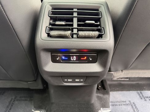 Used 2025 Volkswagen Tiguan SEL R-Line AWD/4WD image 33