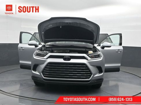 Used 2024 Toyota Grand Highlander AWD image 62