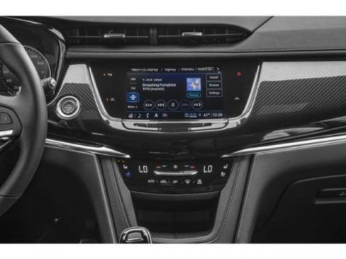 Used 2023 Cadillac XT6 Sport w/ Technology Package image 13
