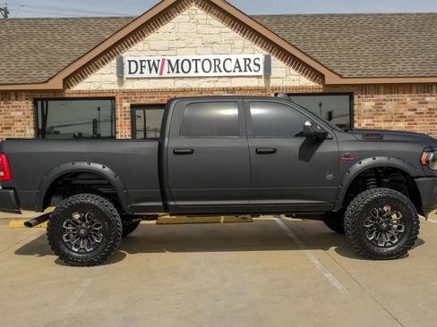 Used 2022 RAM 2500 Big Horn w/ Level C Equiment Group AWD/4WD image 6