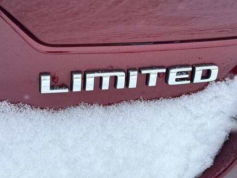 Used 2023 Jeep Grand Cherokee Limited image 8