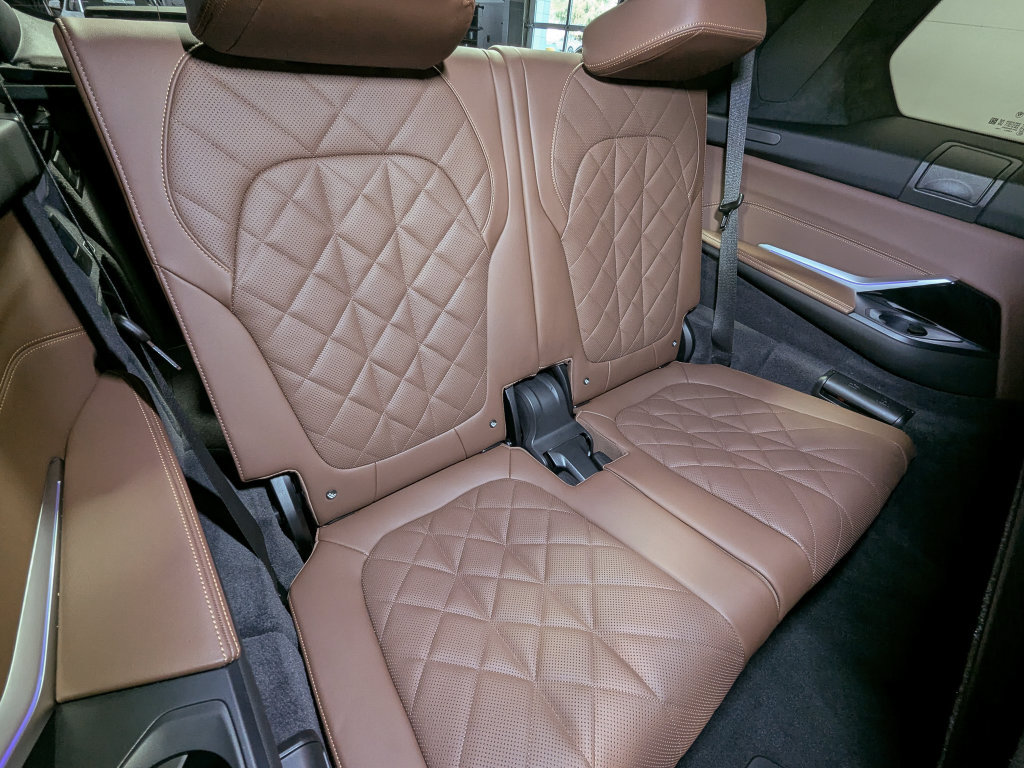 Certified 2025 BMW X7 xDrive40i AWD/4WD image 44