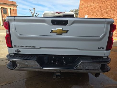 Used 2022 Chevrolet Silverado 3500 LTZ w/ LTZ Texas Edition image 6