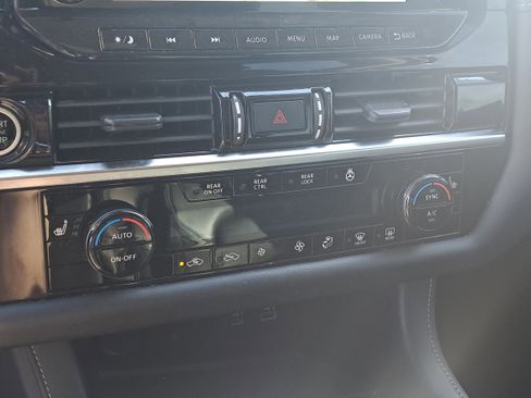 Certified 2023 Nissan Pathfinder SL w/ Black Appearance Package image 26