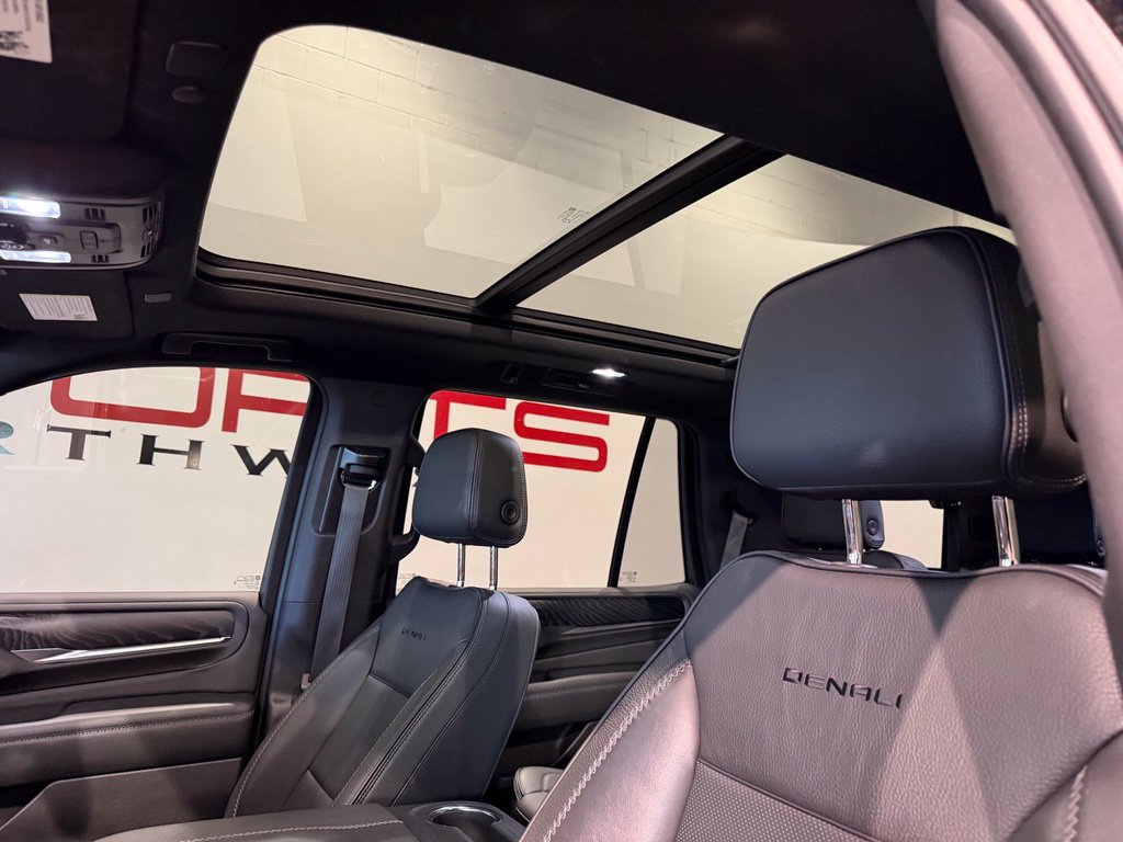 Used 2021 GMC Yukon Denali w/ Denali Premium Package AWD/4WD image 25