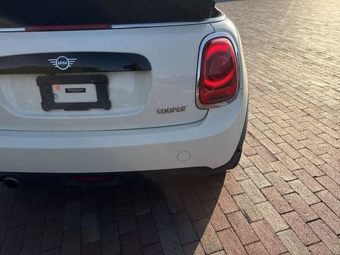 Used 2019 MINI Cooper Convertible w/ Signature Upholstery Package FWD image 12