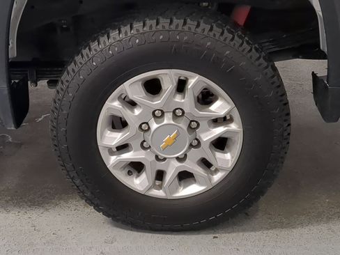 Used 2023 Chevrolet Silverado 2500 LT image 21