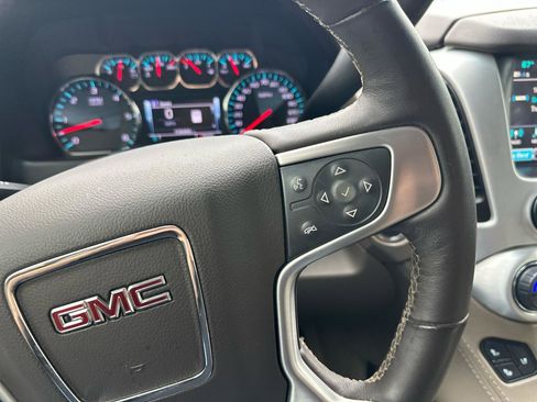 Used 2018 GMC Yukon XL SLT w/ Premium Edition RWD image 14