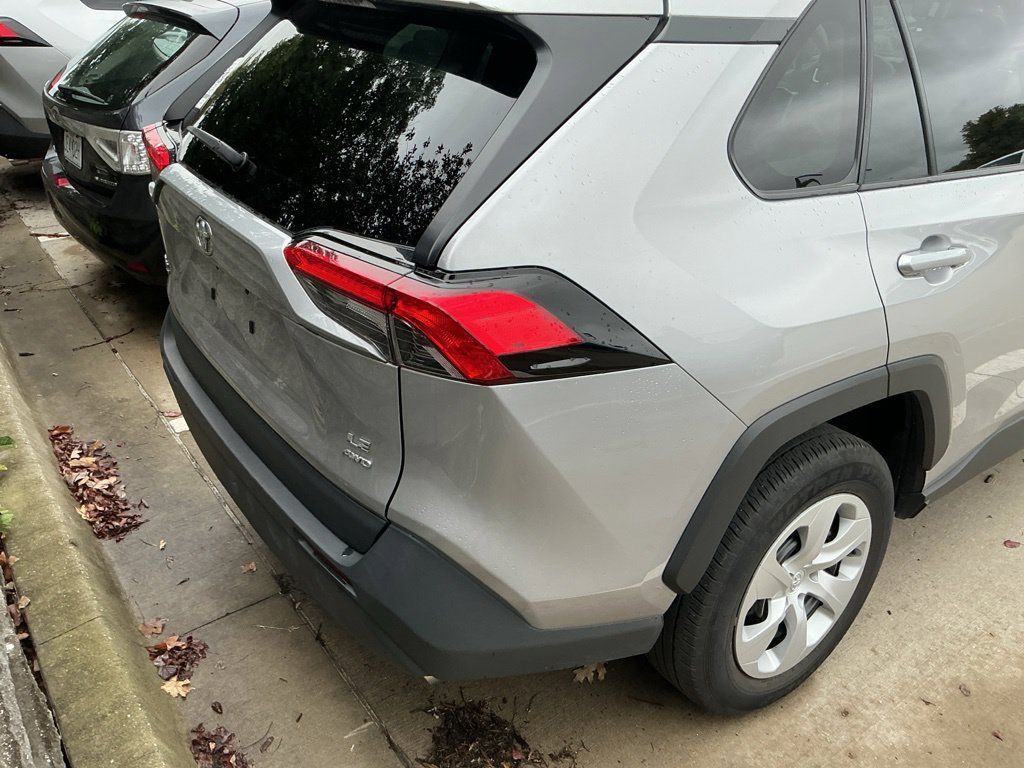 Used 2025 Toyota RAV4 LE AWD/4WD image 7