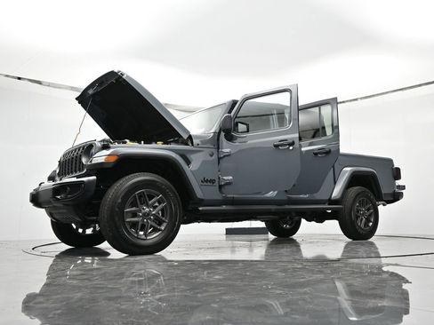 New 2026 Jeep Gladiator Sport AWD/4WD image 47