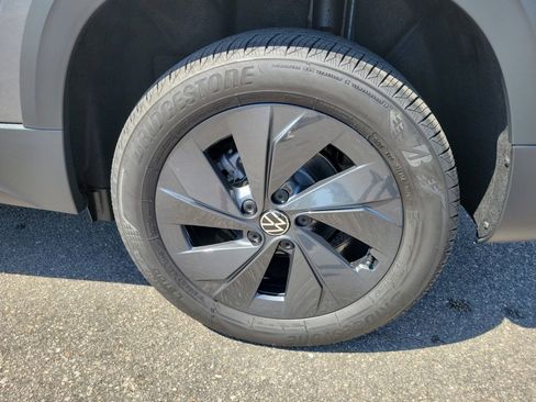 New 2026 Volkswagen Taos S FWD image 27