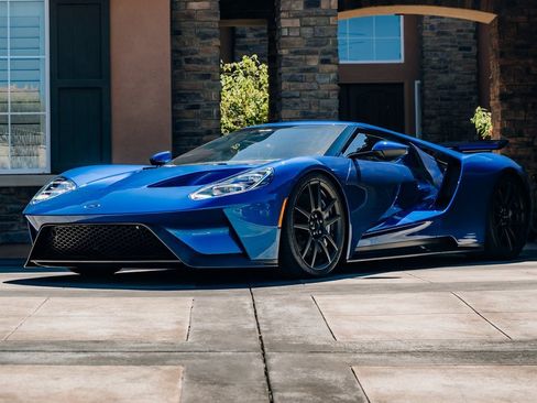 Used 2019 Ford GT image 1