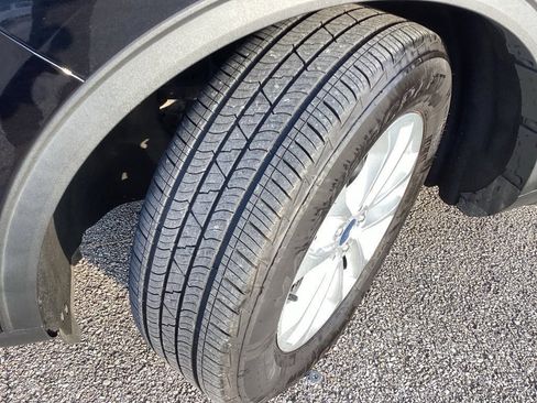 Used 2022 Ford Escape SE image 17