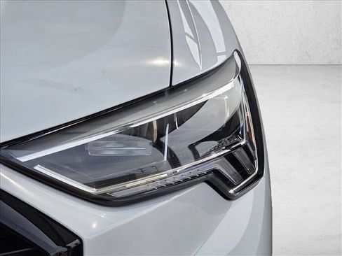 Certified 2024 Audi Q3 2.0T Premium Plus image 11