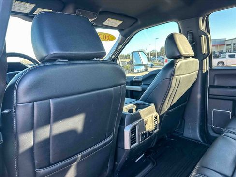 Used 2022 Ford F250 Lariat w/ Chrome Package image 17