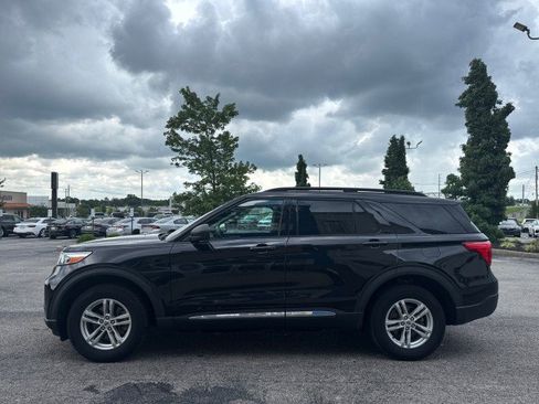 Used 2021 Ford Explorer XLT AWD/4WD image 16