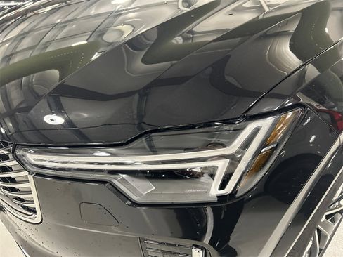 Used 2026 Volvo XC90 B6 Ultra w/ Protection Package image 7