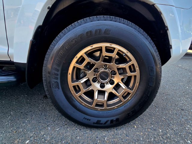 Used 2023 Toyota 4Runner 40th Anniversary SE AWD/4WD image 34