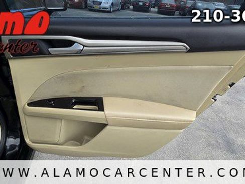 Used 2016 Ford Fusion SE FWD image 22
