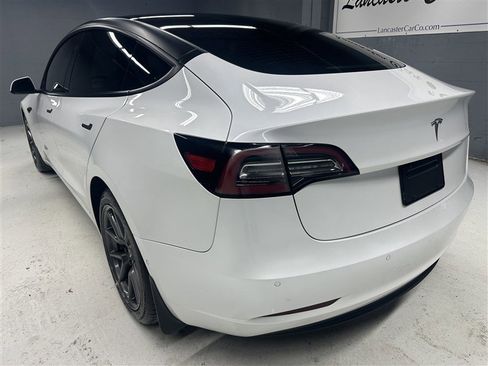 Used 2021 Tesla Model 3 Standard Range Plus image 4