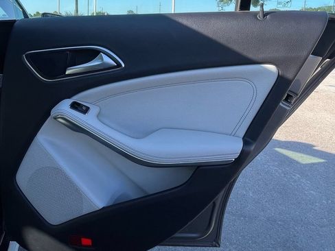 Used 2018 Mercedes-Benz CLA 250 image 32