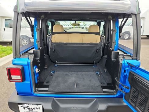 Used 2021 Jeep Wrangler Sport image 30
