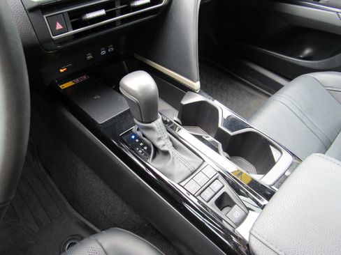 Used 2025 Toyota Camry XSE w/ Premium Package FWD image 25