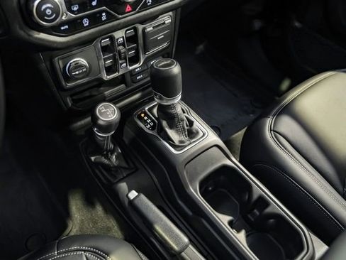 Used 2025 Jeep Gladiator Sport image 69