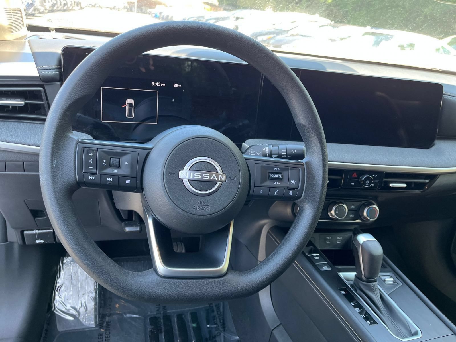Used 2025 Nissan Kicks SV AWD/4WD image 29