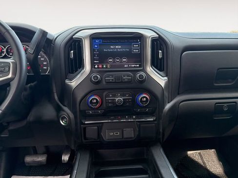 Used 2022 Chevrolet Silverado 1500 RST w/ Bed Protection Package AWD/4WD image 11