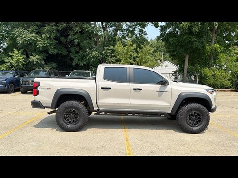 Used 2026 Chevrolet Colorado ZR2 w/ ZR2 Bison Edition AWD/4WD image 6