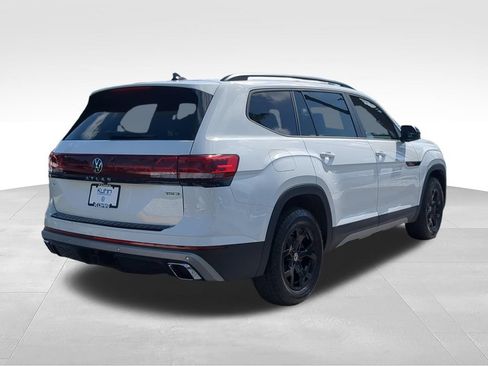Used 2024 Volkswagen Atlas Peak Edition SE AWD/4WD image 3