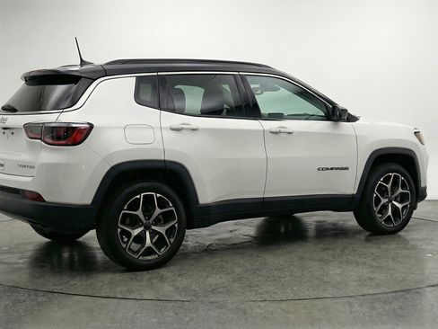 Used 2025 Jeep Compass Limited AWD/4WD image 9