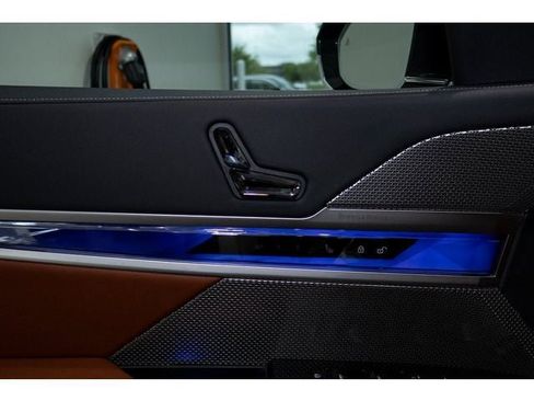 Used 2025 BMW i7 eDrive50 w/ Premium Package image 57