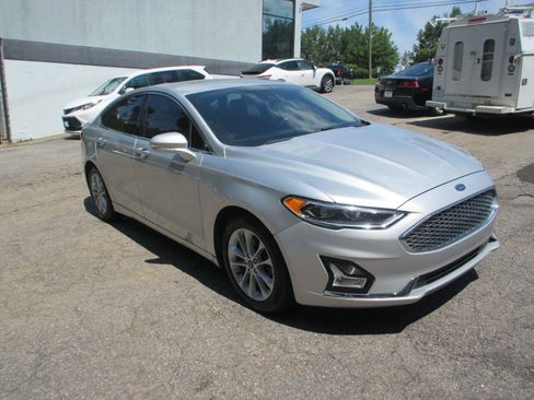 Used 2019 Ford Fusion Energi Titanium FWD image 3
