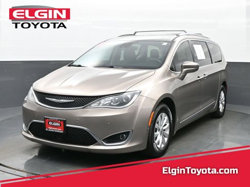 Used 2018 Chrysler Pacifica Touring-L Plus w/ Advanced Safetytec Group FWD image 1