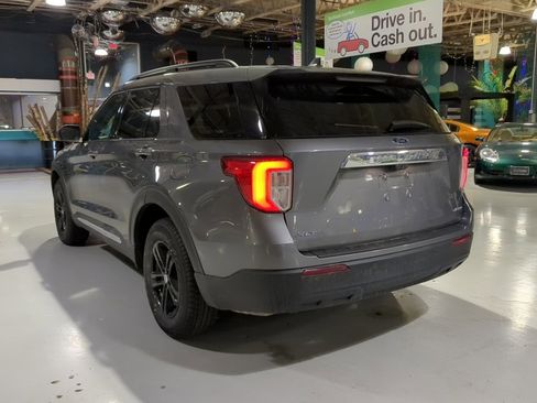 Used 2022 Ford Explorer XLT image 10
