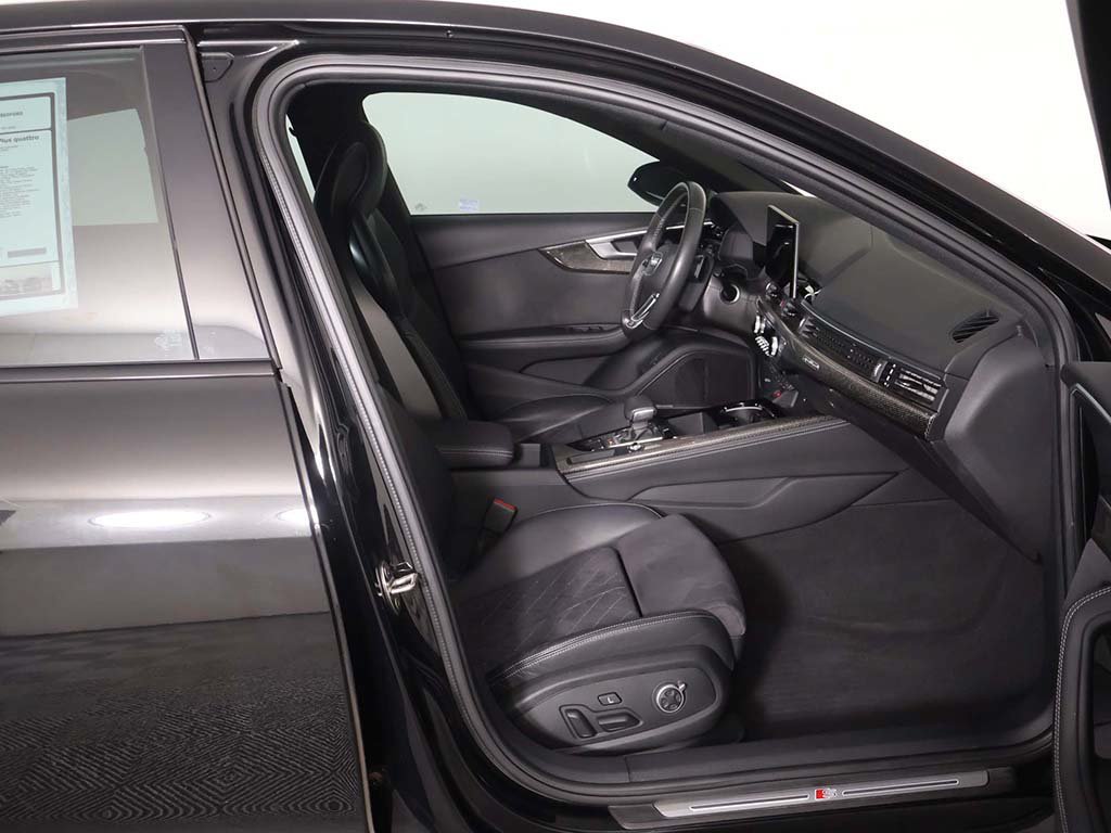 Used 2023 Audi S4 Premium Plus w/ Premium Plus Package AWD/4WD image 32