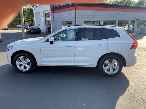 Used 2022 Volvo XC60 B5 Momentum AWD/4WD image 2