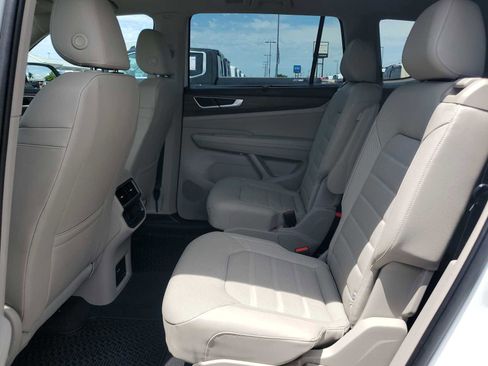 Used 2025 Volkswagen Atlas SEL AWD/4WD image 14