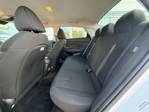 Used 2026 Hyundai Elantra Hybrid FWD image 19