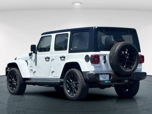 Used 2023 Jeep Wrangler Unlimited Sahara w/ Cold Weather Group AWD/4WD image 8